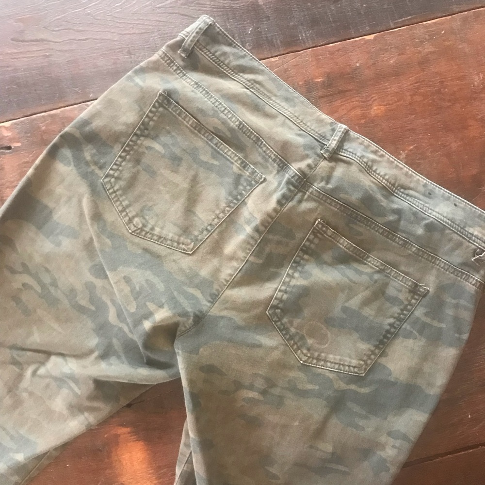 Camo Pants - Picture 3 of 4